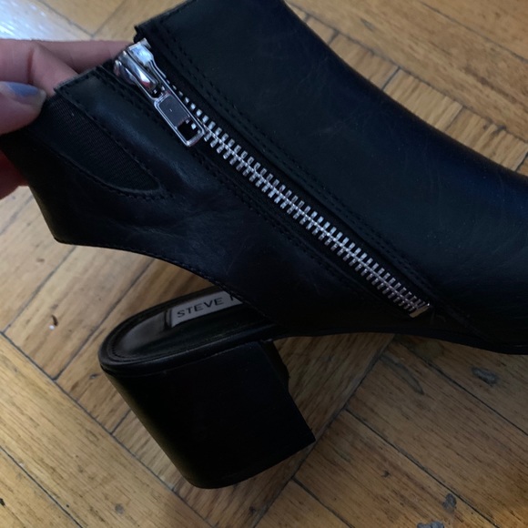 Steve Madden - Picture 3 of 6